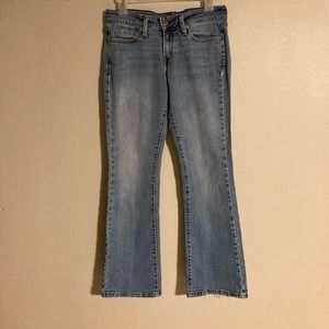🍁🍁Levis 545’s. Size 4S and boot cut. Grab your boots and be ready for fall!🍁